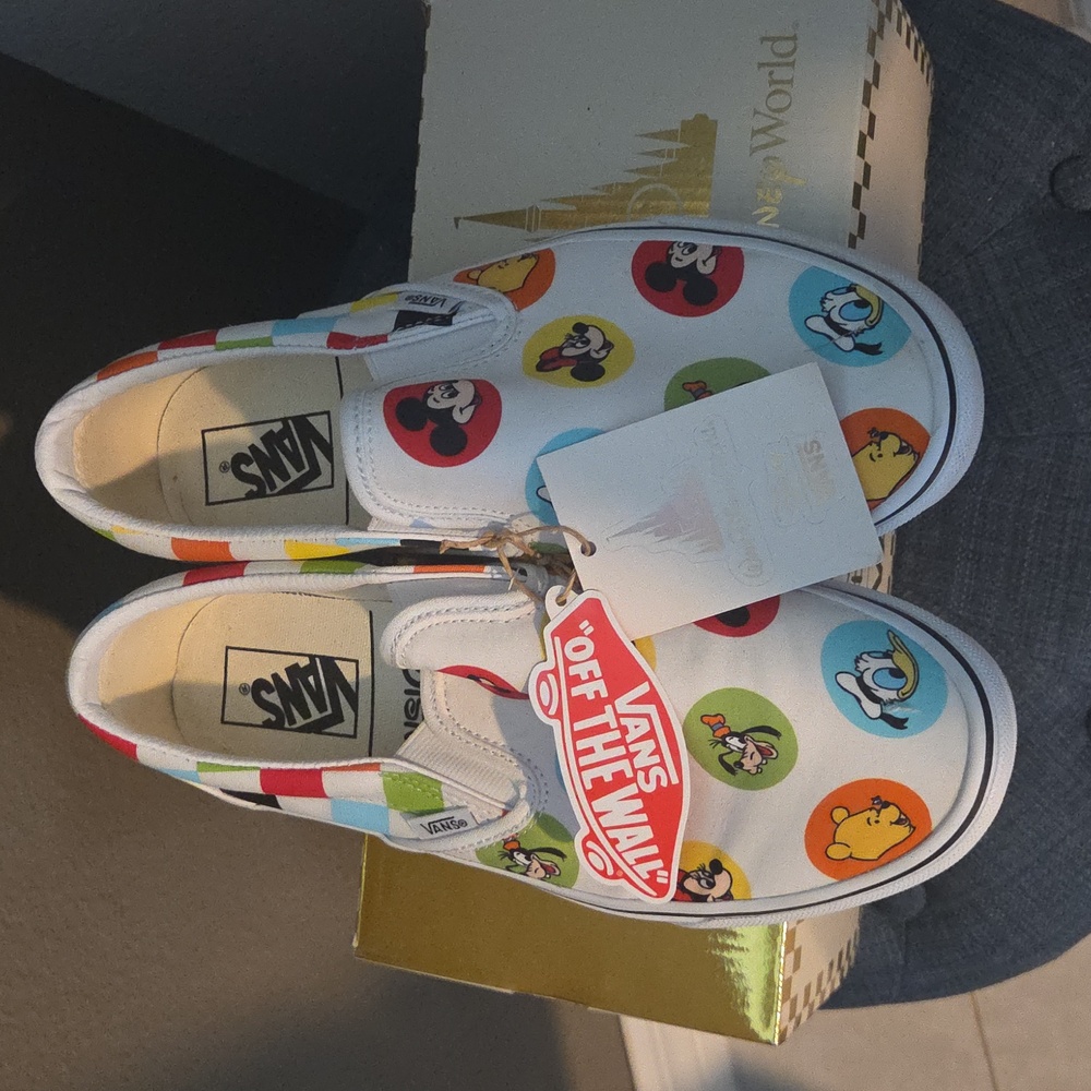 Vans Disney 50th Anniversary Classic Slip-On Disney Character Buttons M 7 W 8.5 - Picture 3 of 4